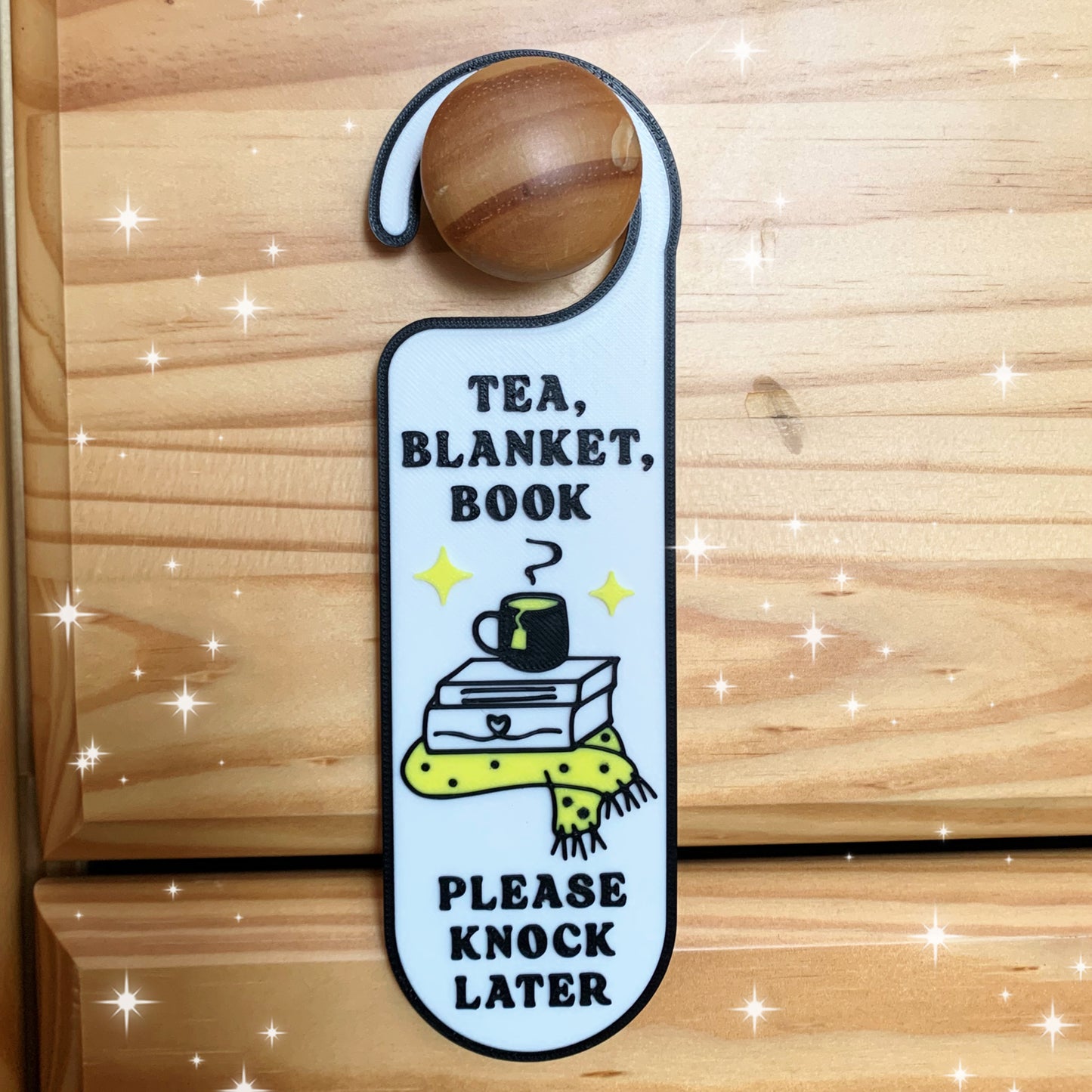 Tea, Blanket, Book – Please Knock Later / Cedulka na Dveře