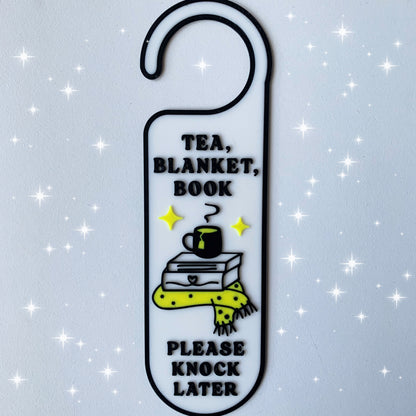 Tea, Blanket, Book – Please Knock Later / Cedulka na Dveře