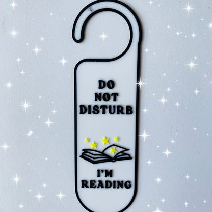 Do Not Disturb – I’m Reading  /  Cedulka na dveře